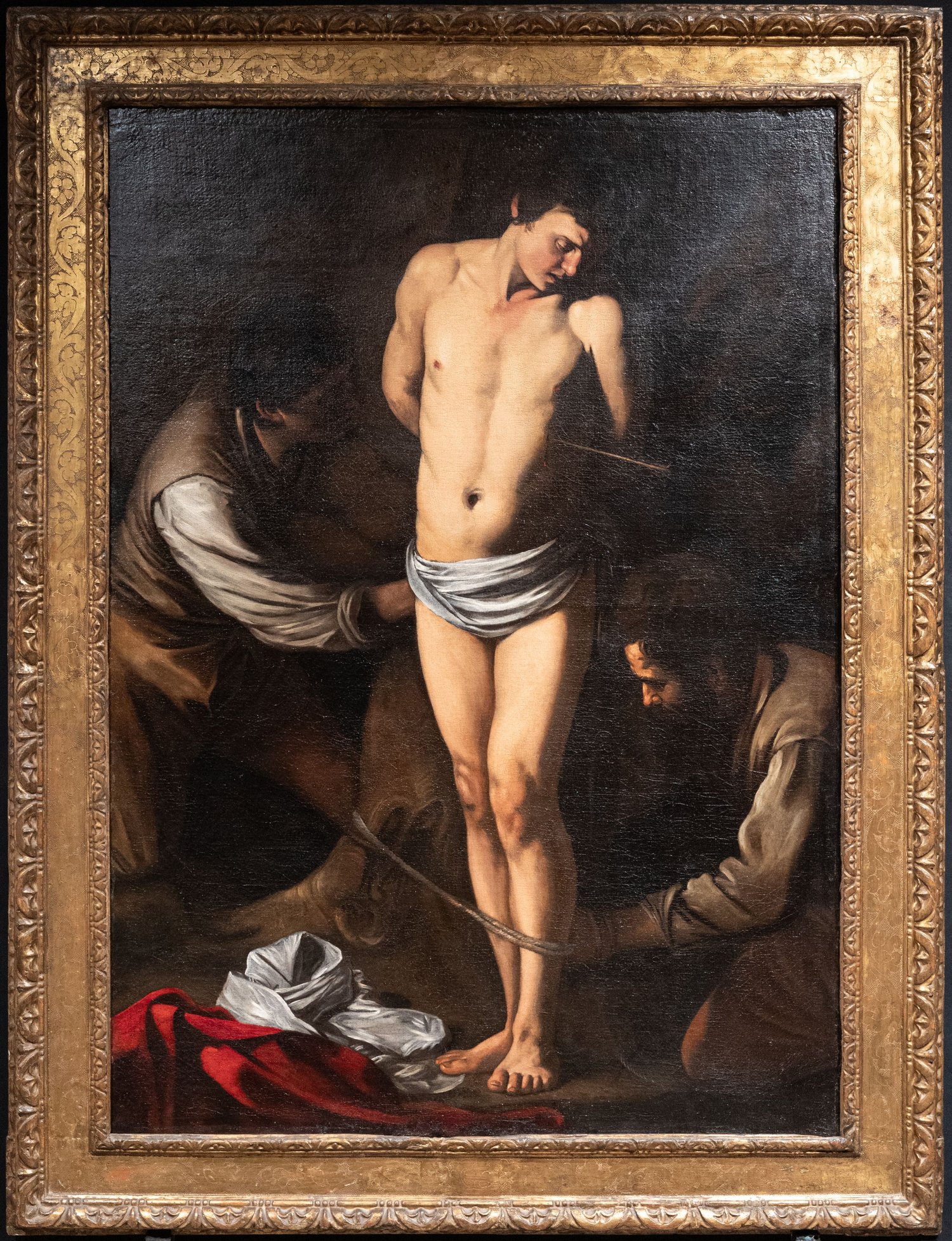 Caravaggio (attribuito), San Sebastiano, collezione privata. Mostra Caravaggio. La verità della luce, Catania 2024.