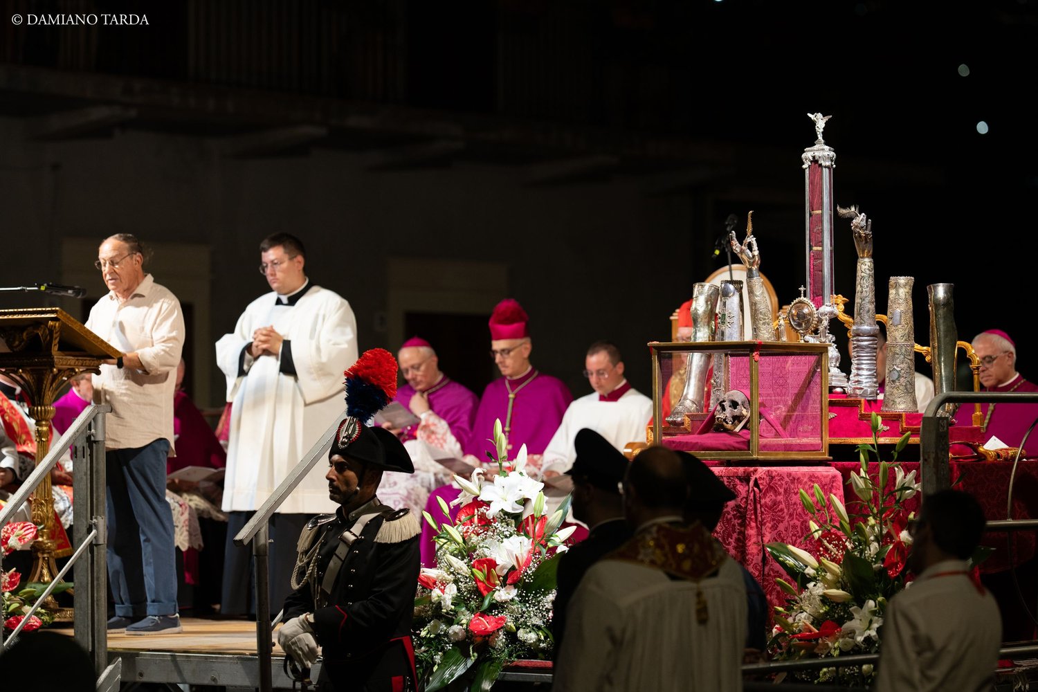 Faithful and clergy during the night celebration with the relics of Saint Agatha, August 2026.