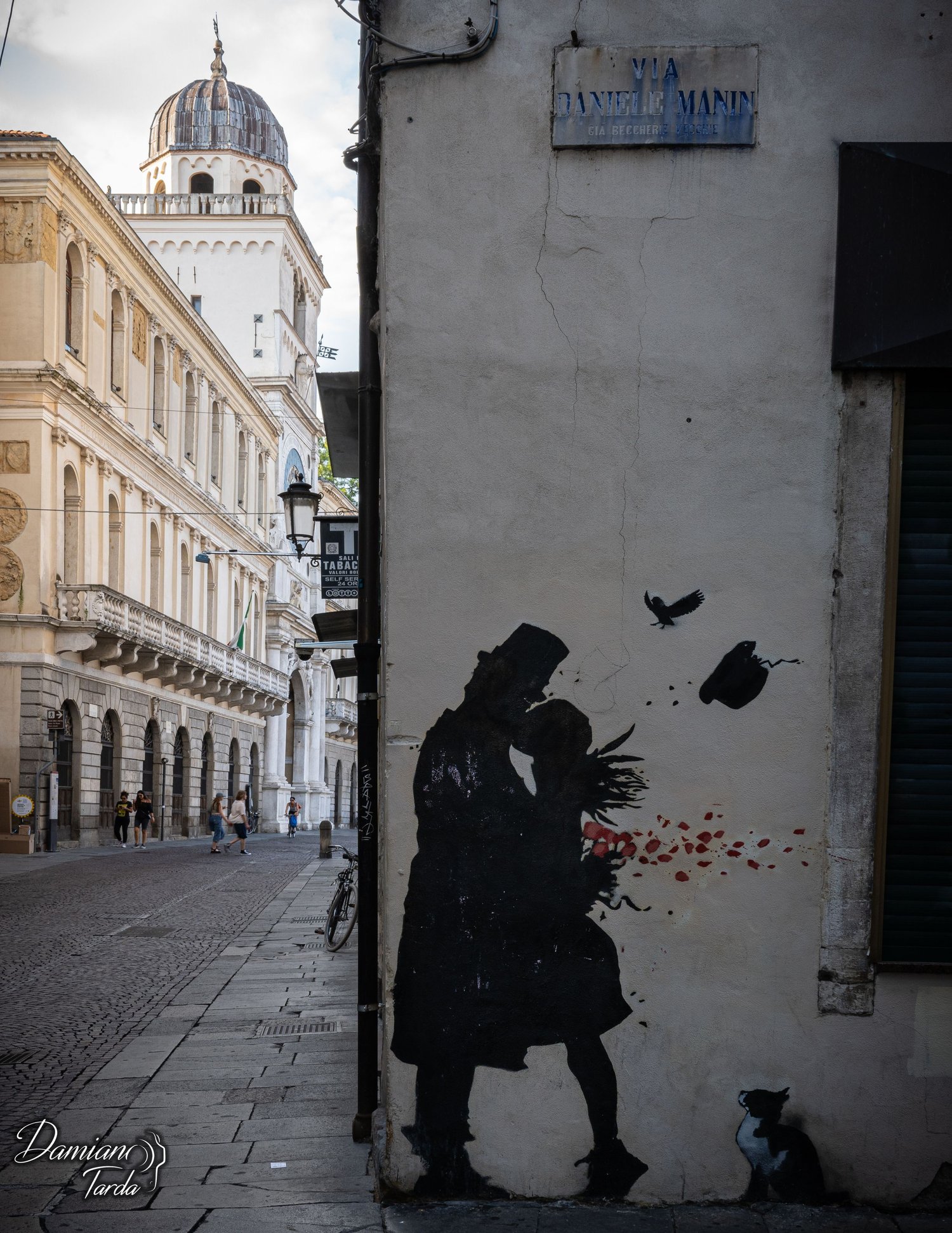 Murale su un muro di piazza dei Signori a Padova