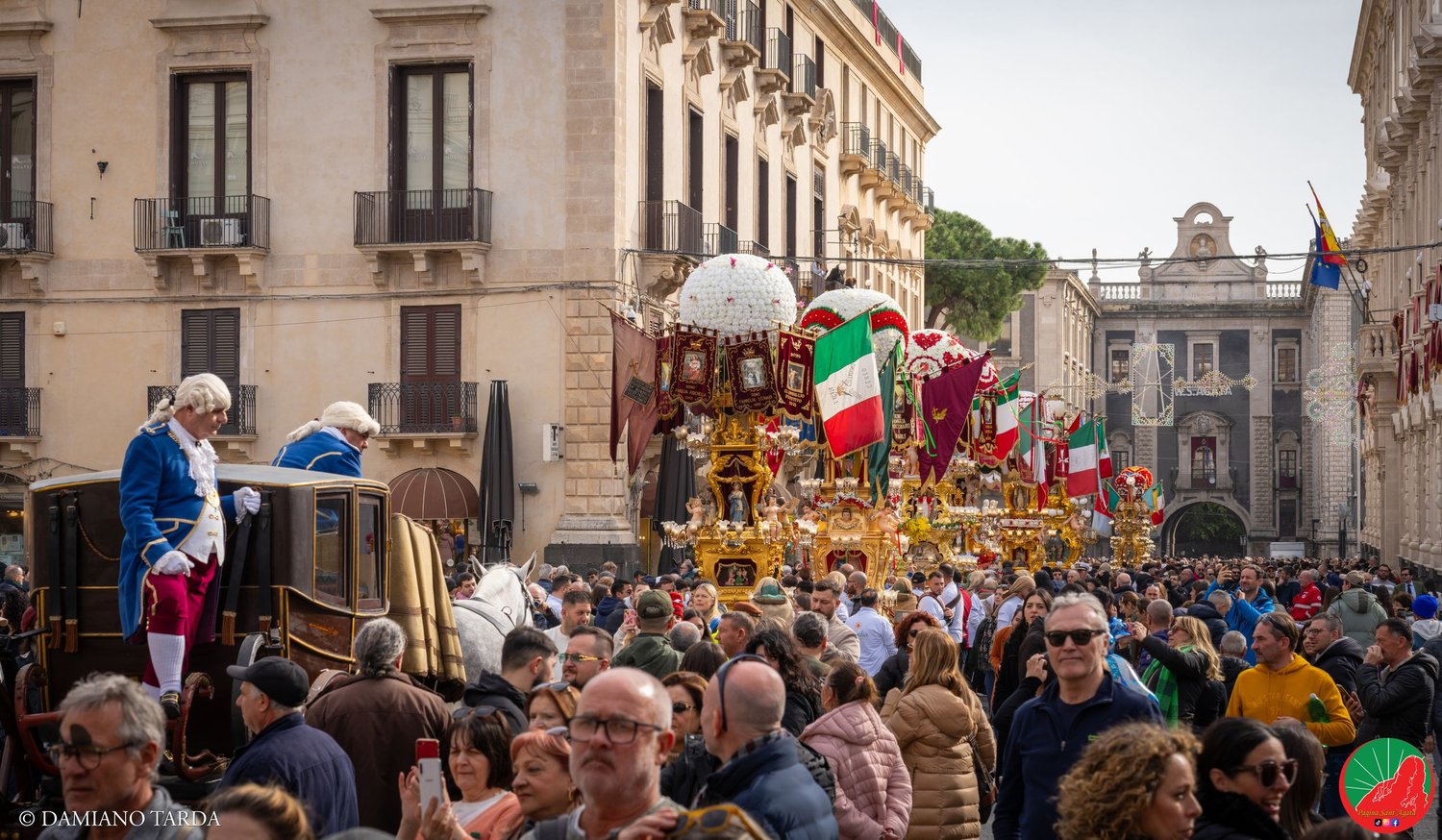 The candelore of Saint Agatha in procession