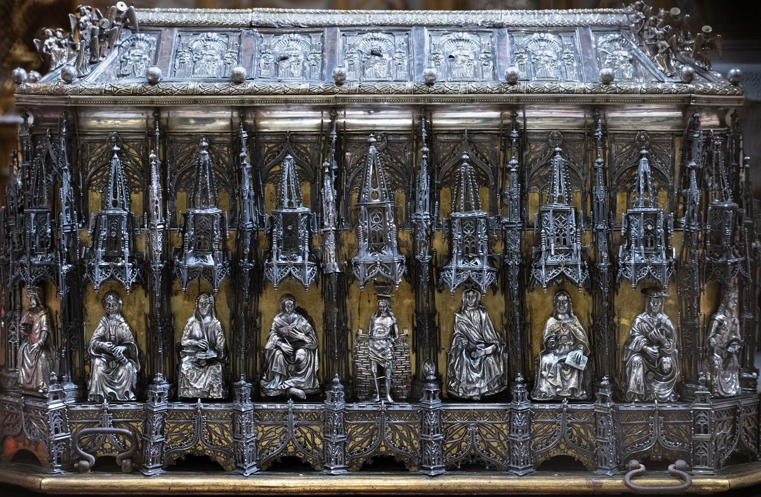 Scrigno reliquiario di Sant'Agata, argento sbalzato e cesellato, XV-XVI secolo. Catania, Cattedrale.